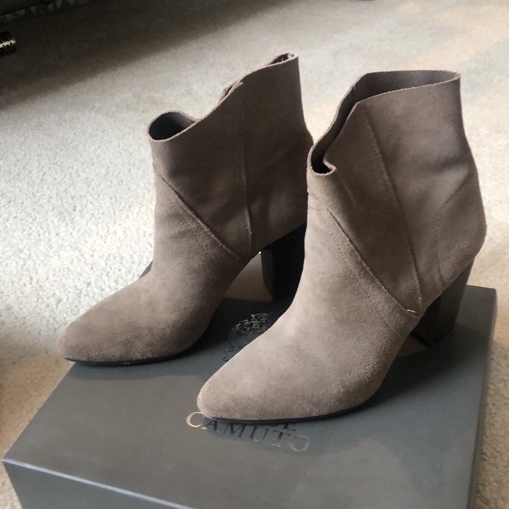 Vince Camuto CREESTAL black suede bootie